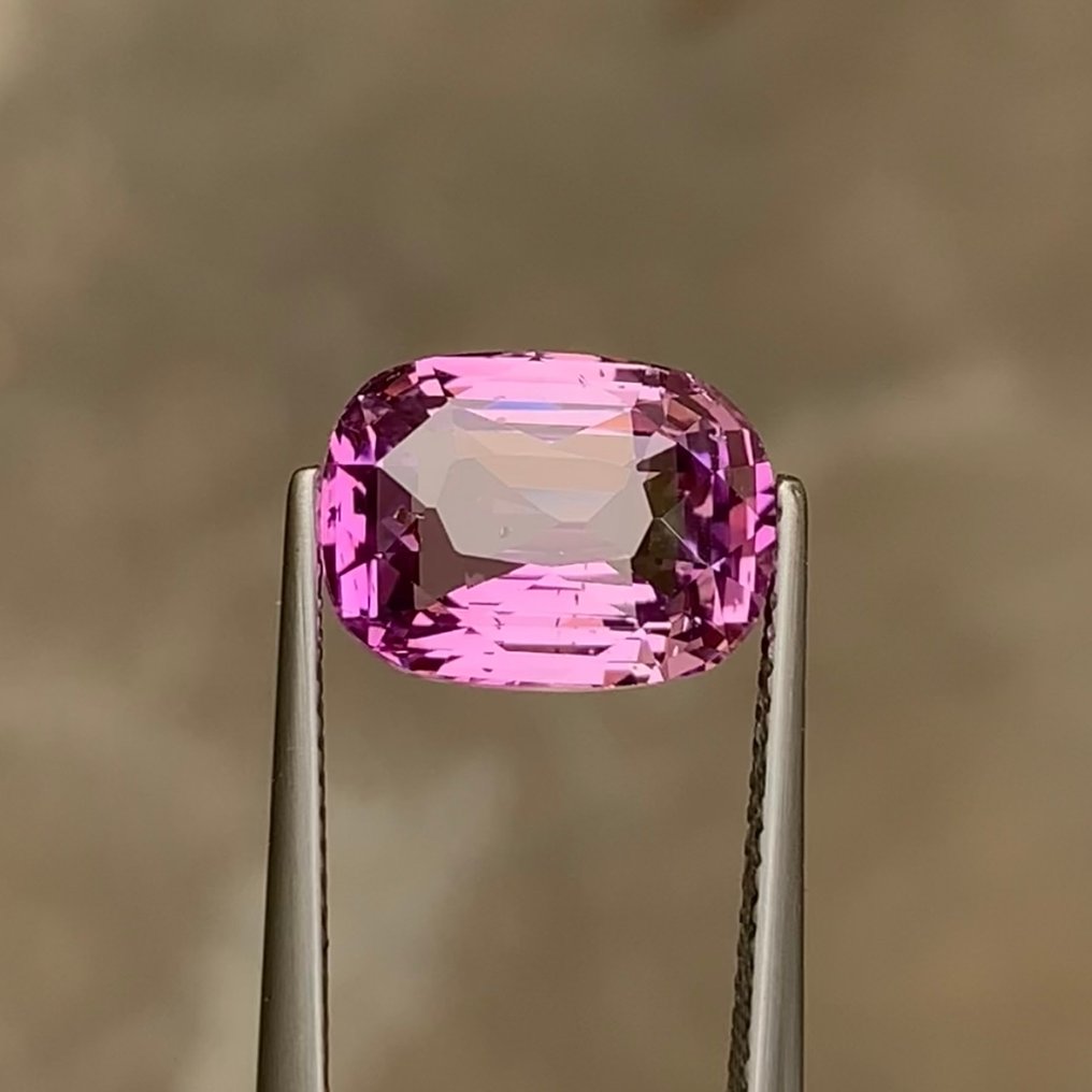 1 pcs  Rosa, Viola Zaffiro  - 5.10 ct - Bellerophon Gemlab #4.3