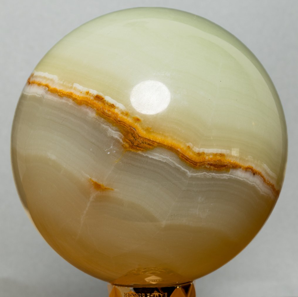 Afghan Jade Fine polished Afghan Jade sphere - Height: 12.86 cm - Width: 12.86 cm- 2940 g #1.0