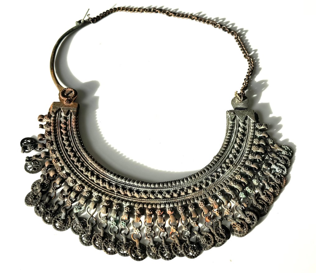 Lunar necklace (chamel) - India, Uttar Pradesh - 20th century #1.0