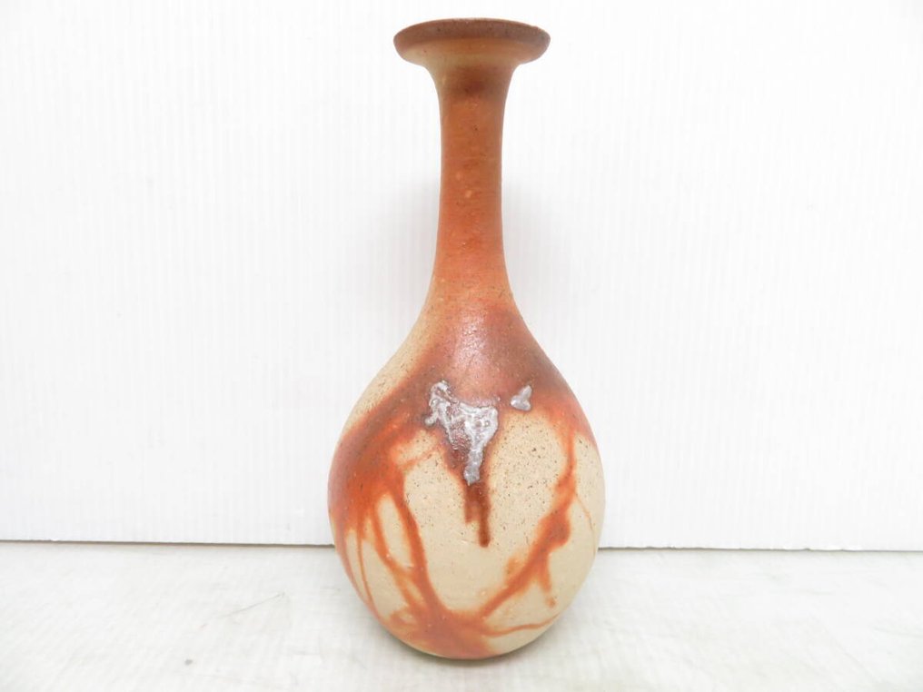 花瓶 - 备前烧“鶴首”花瓶,作者渡边聪志,附原装盒子、布和纸张 - 日本 (没有保留价) #4.3