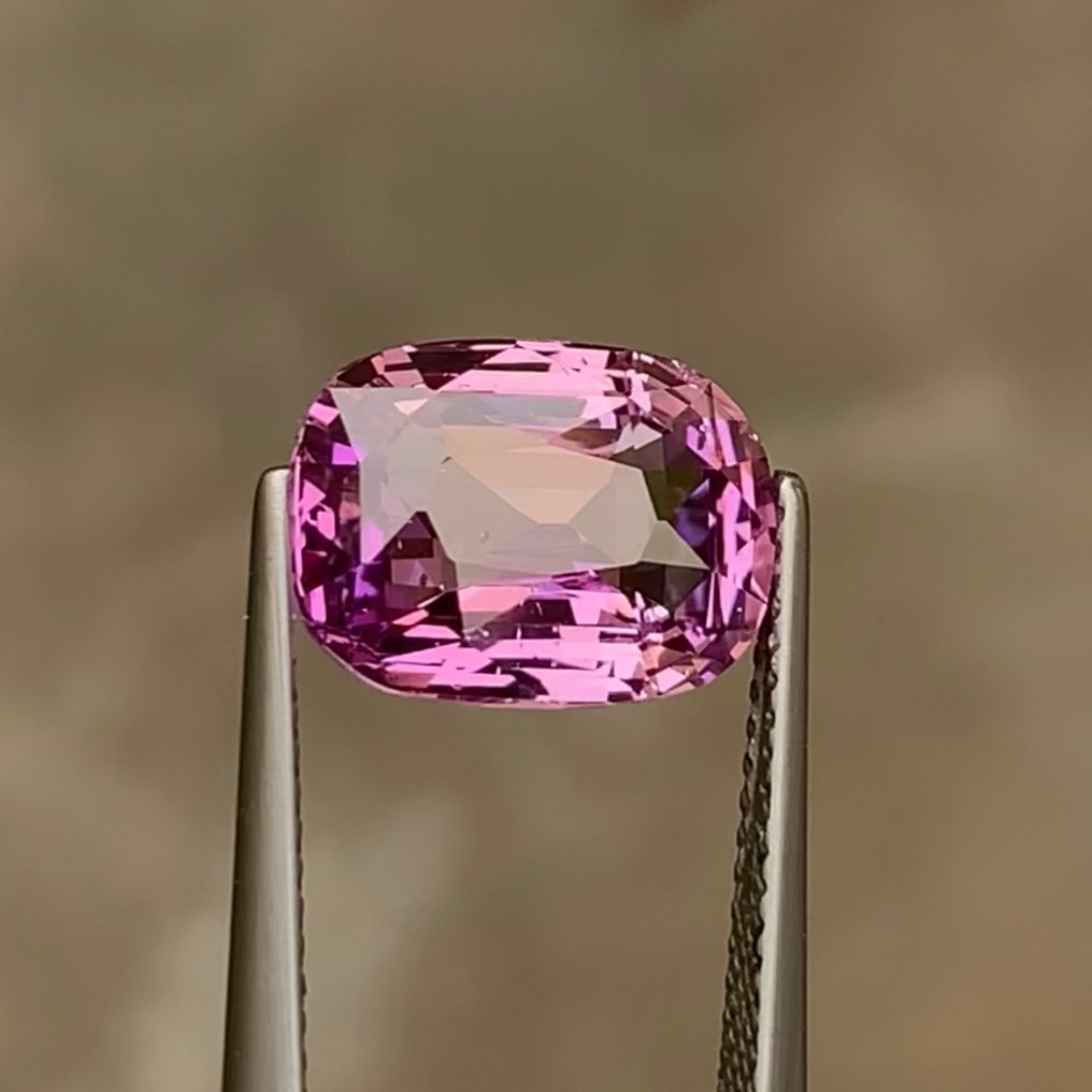 1 pcs  Rosa, Viola Zaffiro  - 5.10 ct - Bellerophon Gemlab #3.2