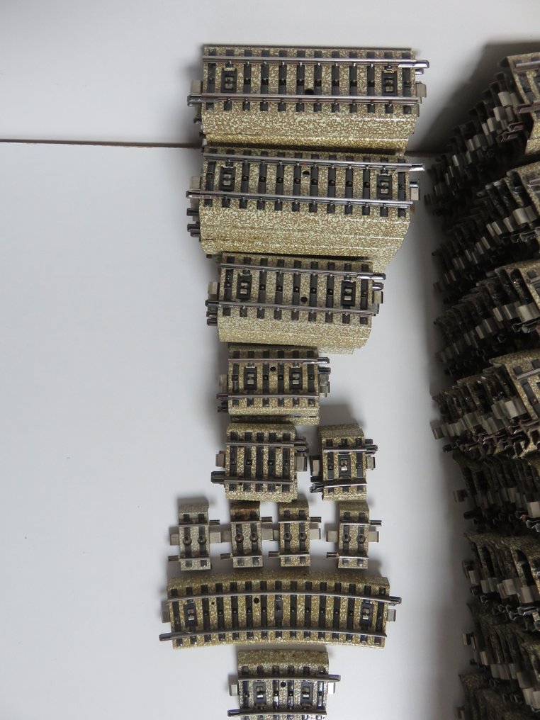 Märklin H0轨 - 模型火车车轨 (433) - 大量收藏 Märklin M-rails，直轨，各种弯轨和各种连接片。 #2.1