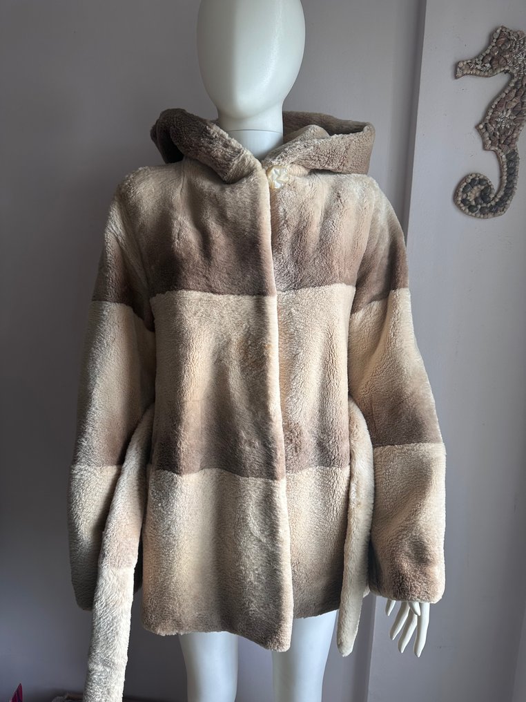 Artisan Furrier - Coat #2.1