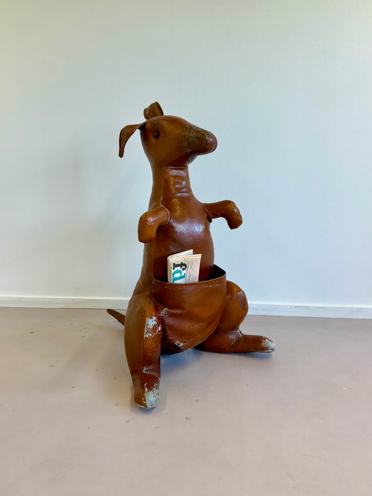 Dimitri Omersa - 杂志架 - 皮革 - 皮革袋鼠 #1.0