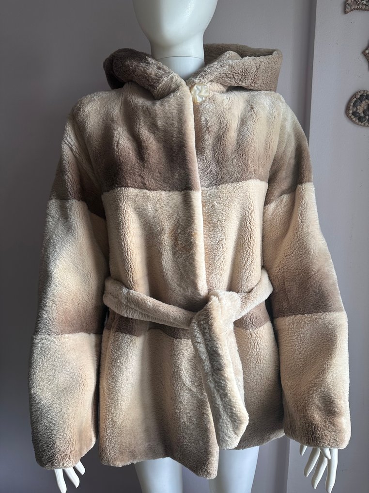 Artisan Furrier - Coat #4.3