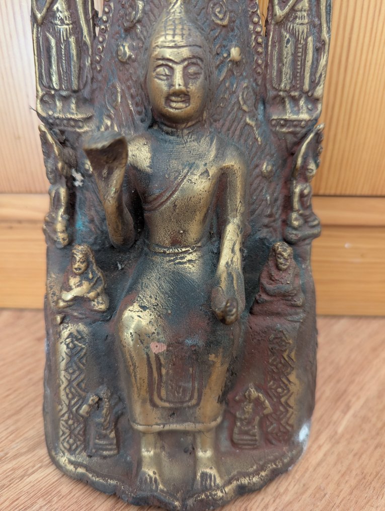 Buda entronizado con figuras subsidiarias Tailandia, norte del país - 雕塑 - 泰国  (没有保留价) #2.1