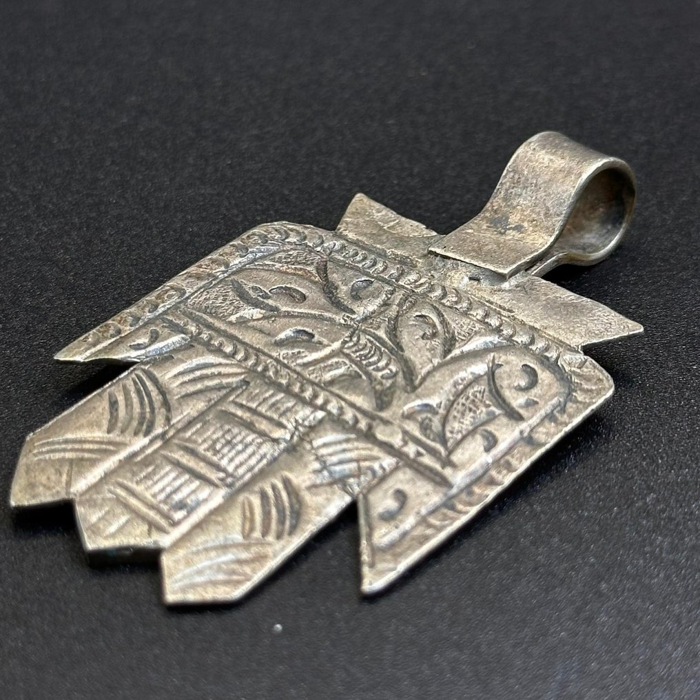 古董突尼斯人银制护身符吊坠，签名，19世纪末至20世纪初 - 吊坠 #1.0