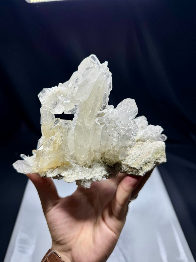 Faden Quartz High Grade Specimen Specimen - Height: 140 mm - Width: 170 mm- 795 g - (1) #3.2