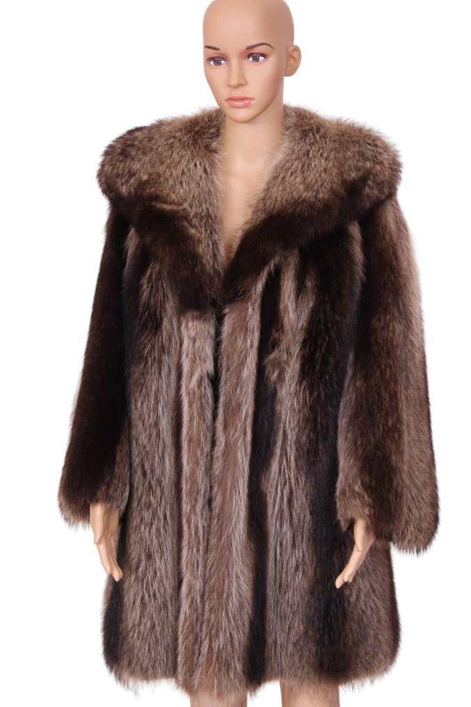 Artisan Furrier - Abrigo de piel #1.0