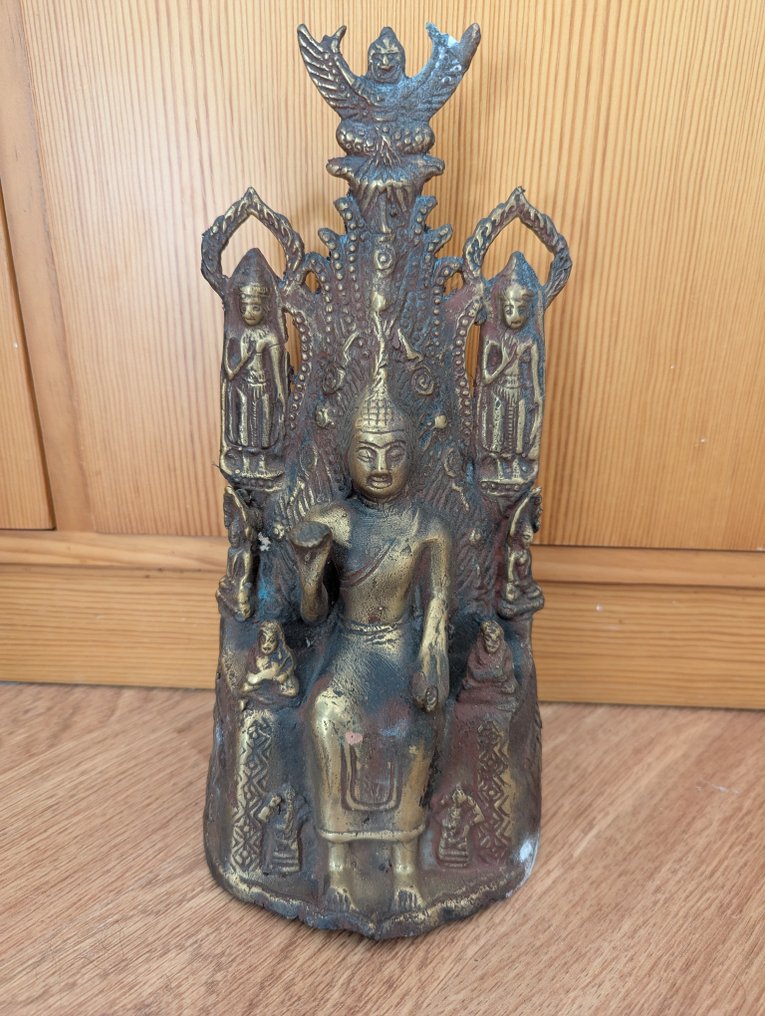 Buda entronizado con figuras subsidiarias Tailandia, norte del país - 雕塑 - 泰国  (没有保留价) #1.0