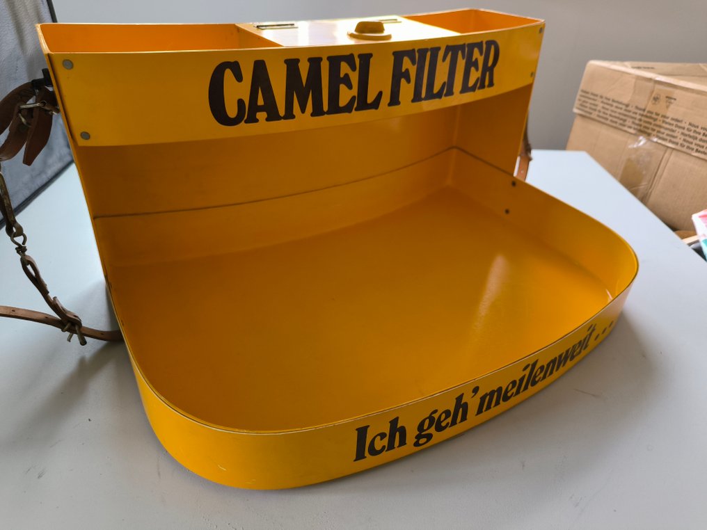 Camel Filter (R. J. Reynolds Tobacco Company) - POS (oggetto pubblicitario “punto di vendita”) - Camel Werbe-Bauchladen #4.3