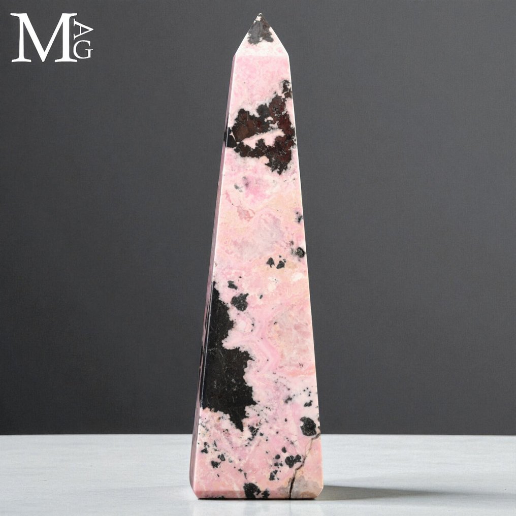Rhodonite Sculptures Rhodonite Tower with Galena – Peru - Height: 100 mm - Width: 26 mm- 125 g #1.0