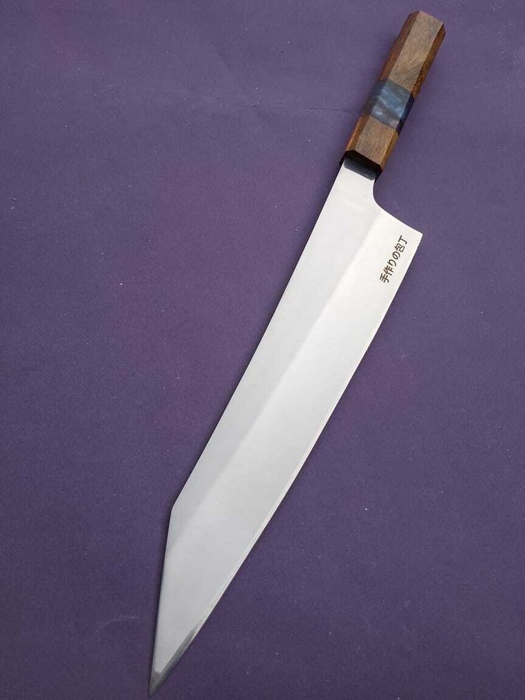 厨刀 - 法国艺术家与日本艺术家的合作：专业的Sakimaru Takobiki厨师刀 -  由传奇的 K Romain 推出的 Kiritsuke 刀 - 白神钢 天然木材 - 日本 - 法国的艺术家合作 #1.0