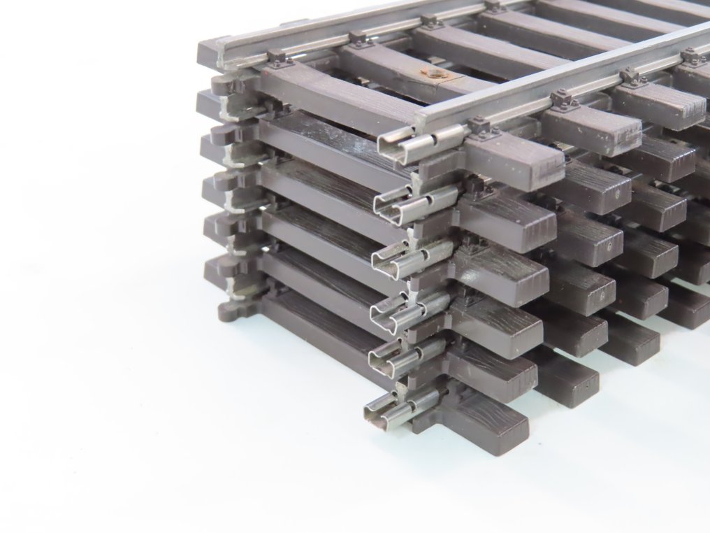Märklin 1 - 5903 - Model train tracks (12) - 12-piece rail set with straight rail sections, nickel. #3.2