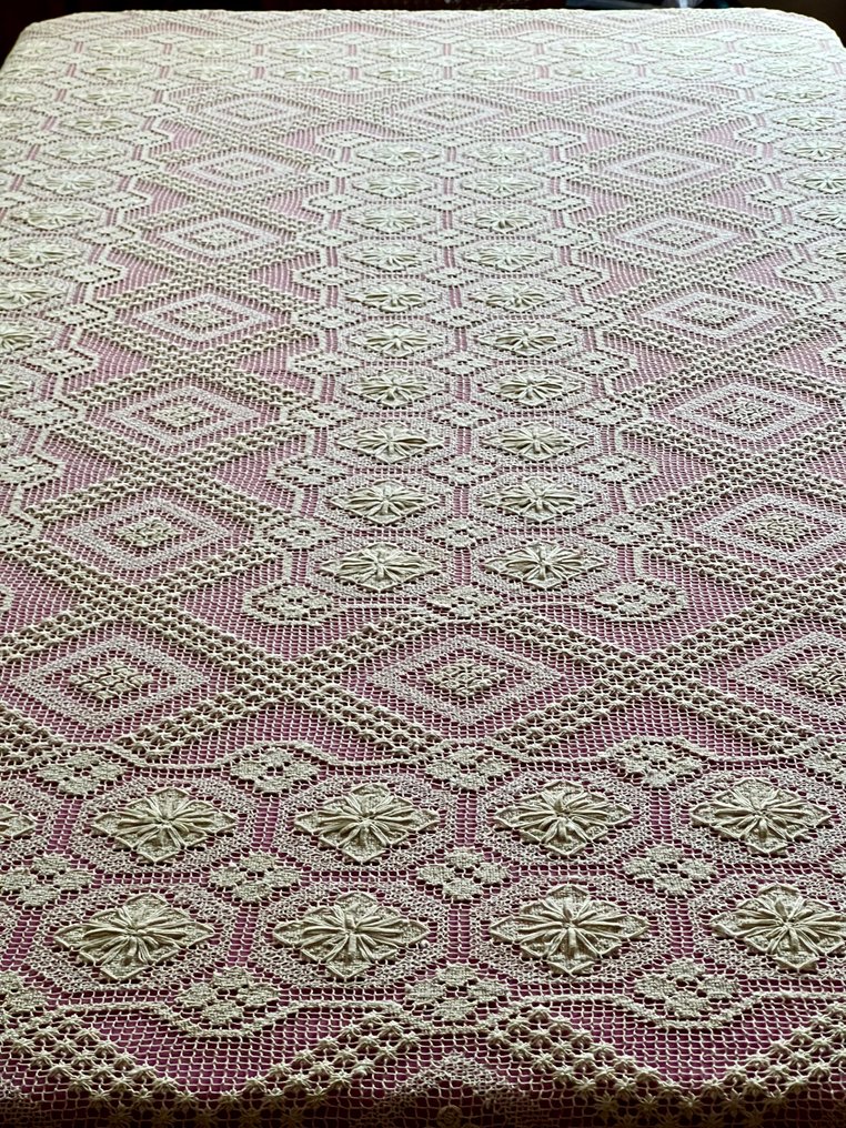 Handmade beige filet lace mantel. - Tablecloth - 280 cm - 245 cm #3.2