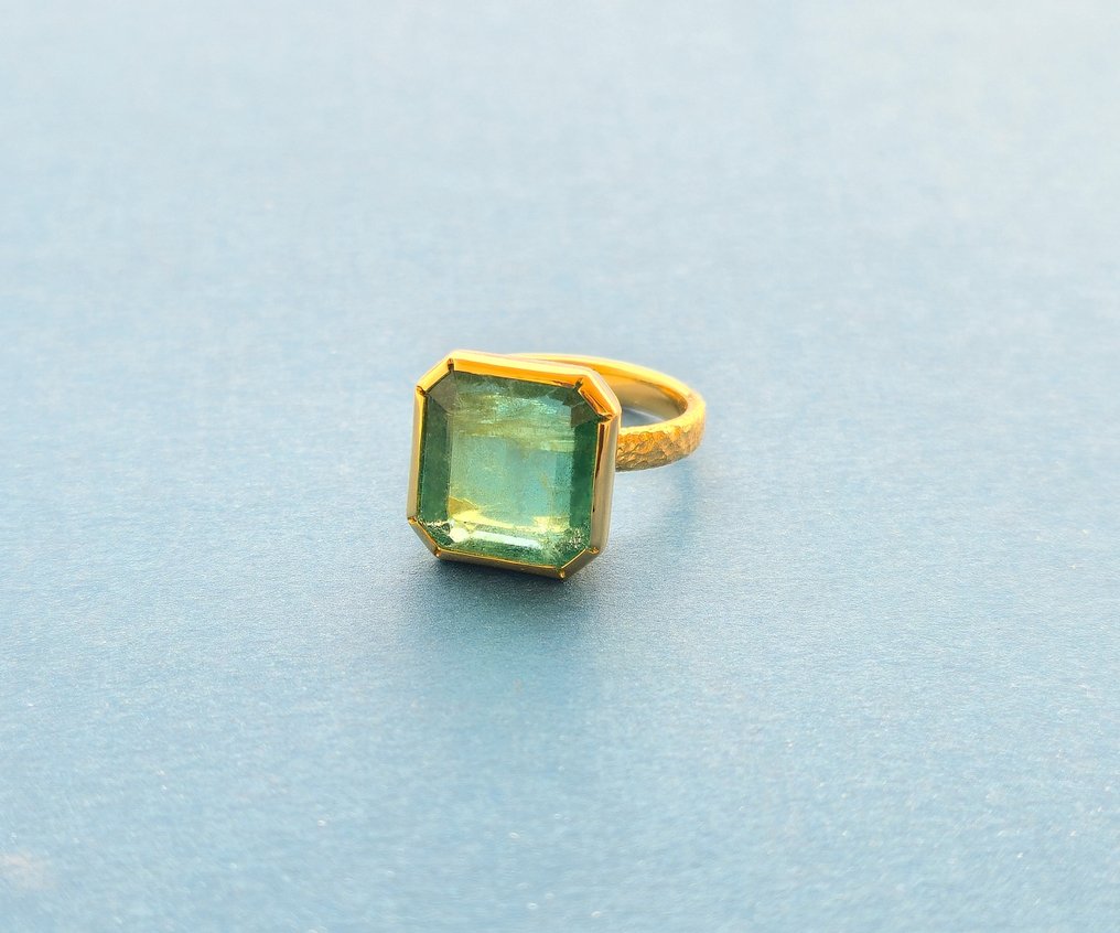 戒指 - 18K包金 黄金 -  8.91ct. tw. 祖母绿 - 鲜明的深绿色 #1.0