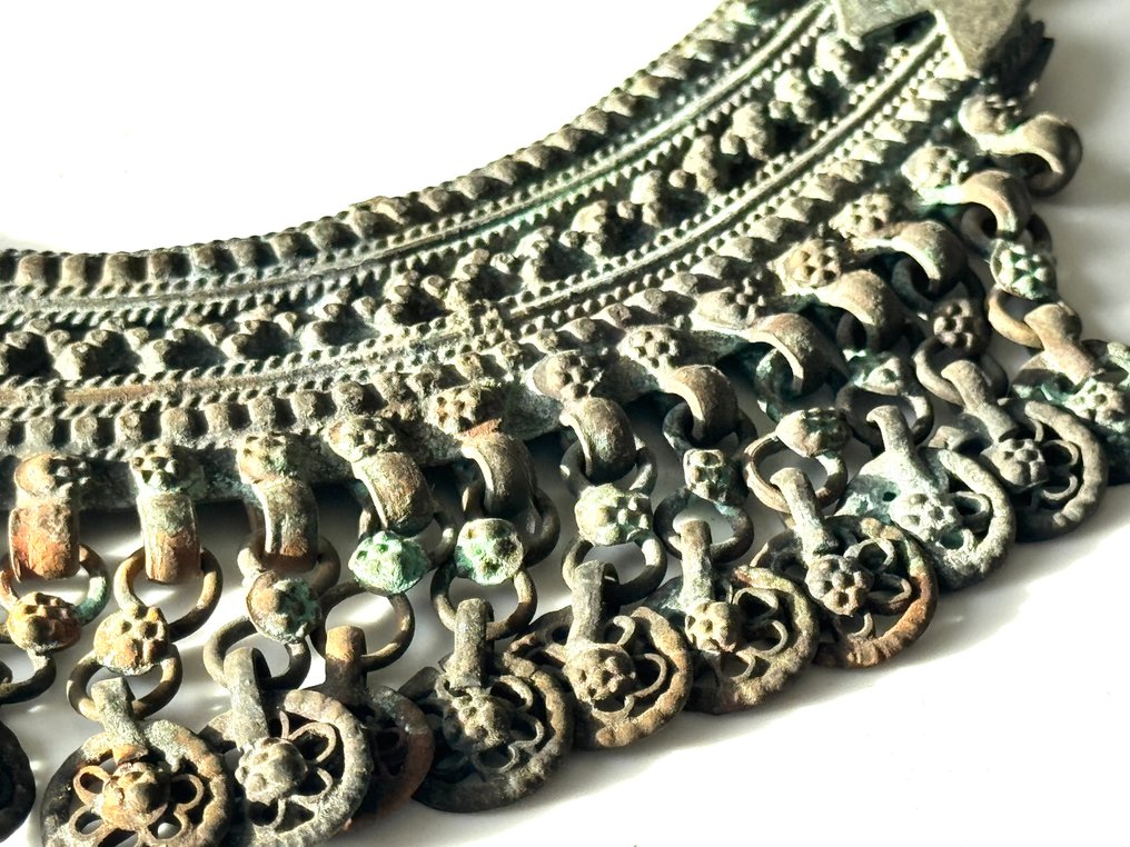 Lunar necklace (chamel) - India, Uttar Pradesh - 20th century #4.3