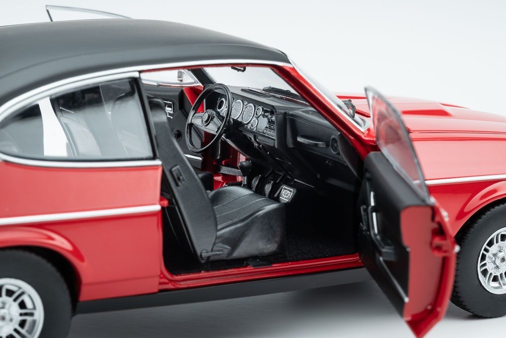 Touring Modelcars 1:18 - Coche a escala - Ford Capri II Ghia 3.0 - 1974 - Rood/zwart #1.0