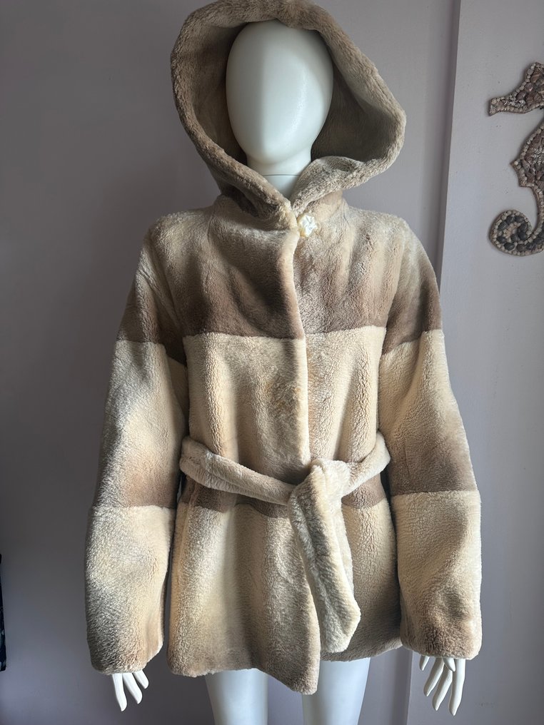 Artisan Furrier - Coat #3.2