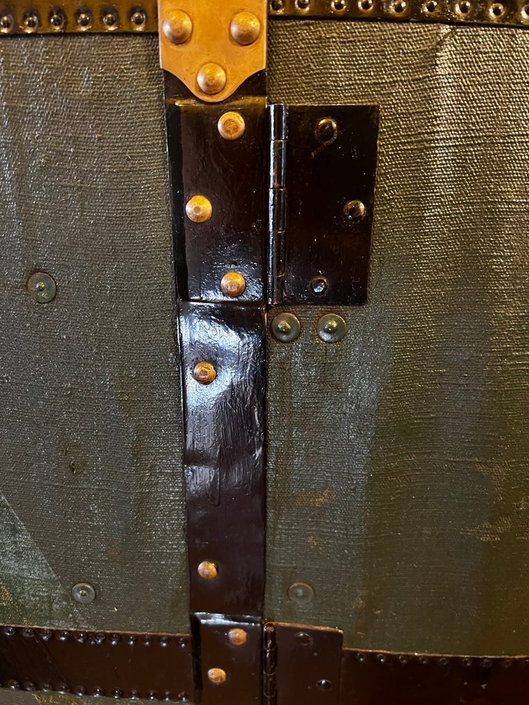 French Colonial Naval Officer’s Camelback Trunk, Belle Époque, ca. 1900's - Travel trunk #3.2