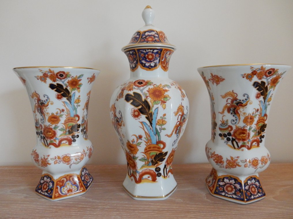 Bareuther Waldsassen - Vase (3)  - Porcelain - Three-piece casting set #2.1