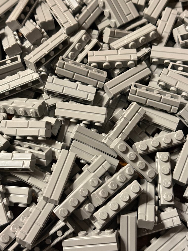 Lego Set - City - 100 stuks Light Bluish Gray Brick, Modified 1 x 4 with Masonry Profile #1.0