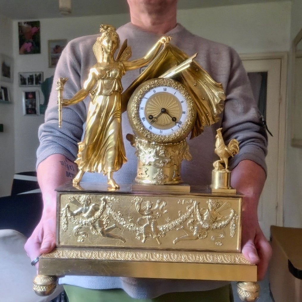 雕像壁爐架座鐘 帝國 - 铜鎏金 - 1820 - Topstaat #1.0