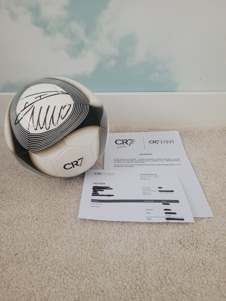 Cristiano Ronaldo. Ball signed by CR7 with certificate. #1.0