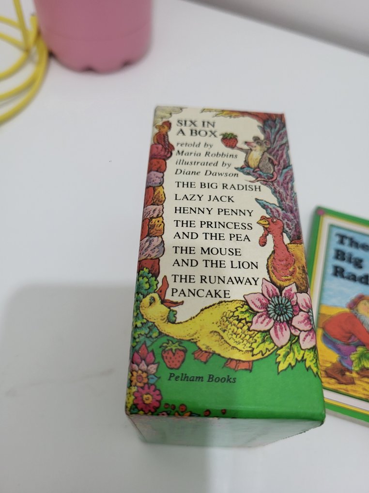 Maria Robbins, Diane Dawson - Six in a box - 1976 #1.0