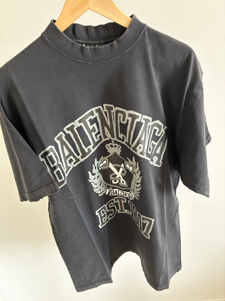 Balenciaga - T-shirt - New with tags #3.2
