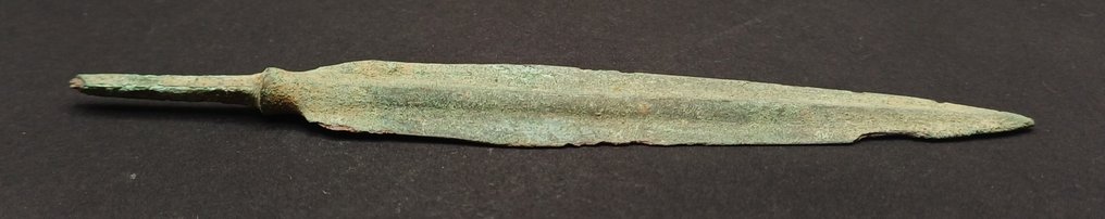 Bronze Age Bronze Narrow Arrowhead - 140 mm  (No reserve price) #2.1