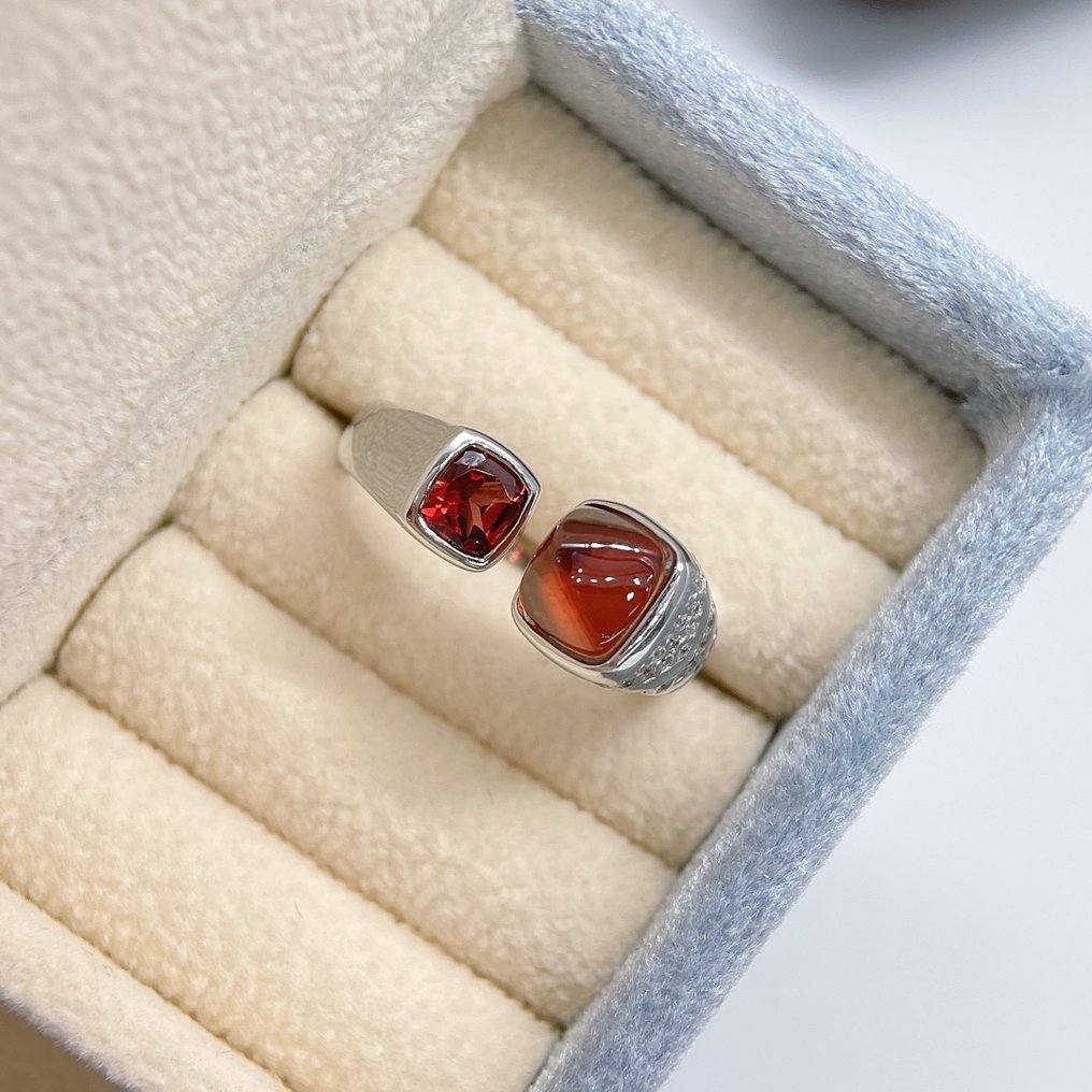 斯佩萨尔廷与玫瑰石榴石绕指戒指 两块石头，一个平衡- 5.7 g - (1) #1.0