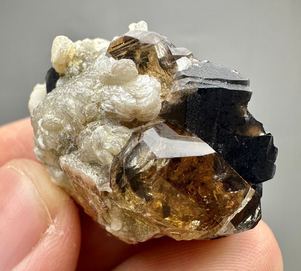 黄宝石 水晶矩晶体 - 高度: 30 mm - 宽度: 25 mm- 15.88 g - (1) #3.2