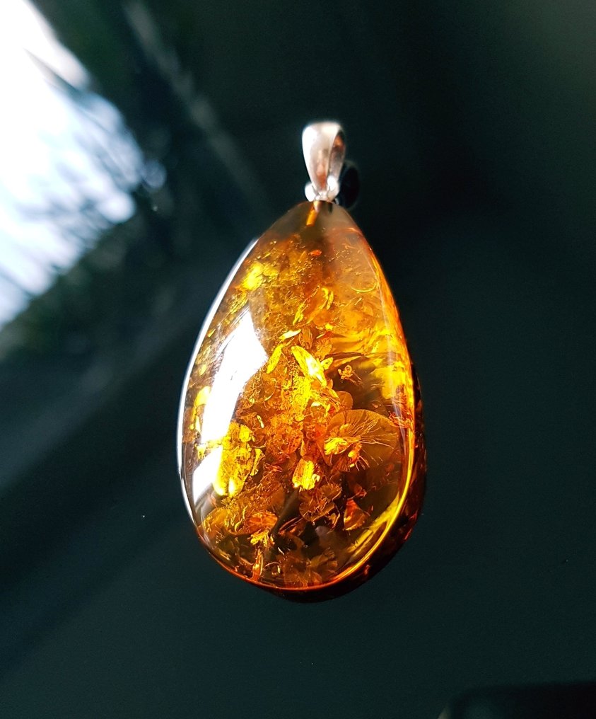 Κεχριμπάρι Μενταγιόν από φυσικό μπλετζικό κεχριμπάρι.- 6 g #3.2