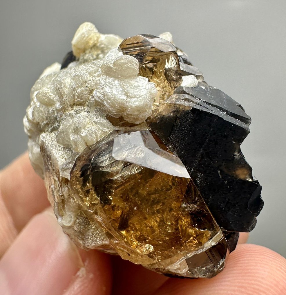 黄宝石 水晶矩晶体 - 高度: 30 mm - 宽度: 25 mm- 15.88 g - (1) #4.3