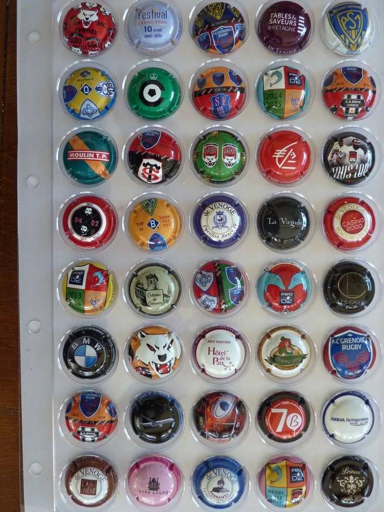 Themed collection - 40 Vénoge champagne capsules, all different (each capsule costs between 5 and 10 euros). #1.0