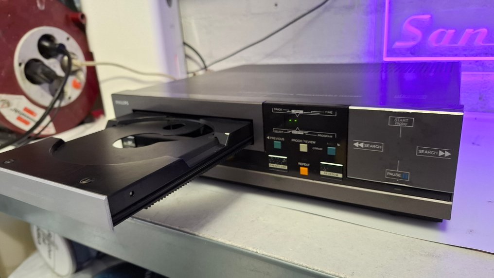 Philips - CD-104 CD player #3.2