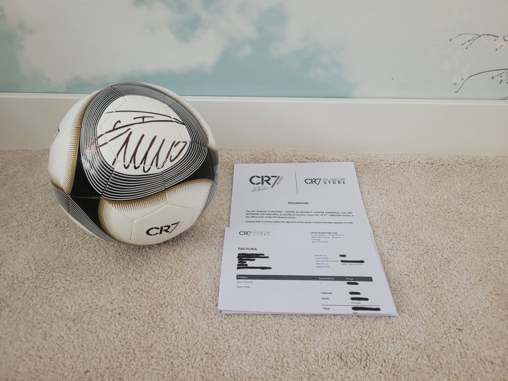 Cristiano Ronaldo. Ball signed by CR7 with certificate. #3.2