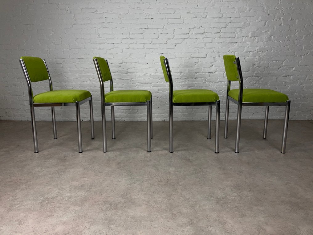 Nicola Beger - Nicola Beger - Stuhl (4) - Chrom, Samt, Polyester - Chrome-Stühle mit Samt #1.0