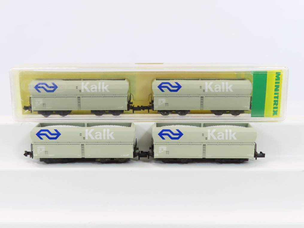 Minitrix N - 13656 - Model train freight carriage (2) - 2 sets of 2 gray lime unloaders, type Fals 'Kalk', with loading. - NS #1.0