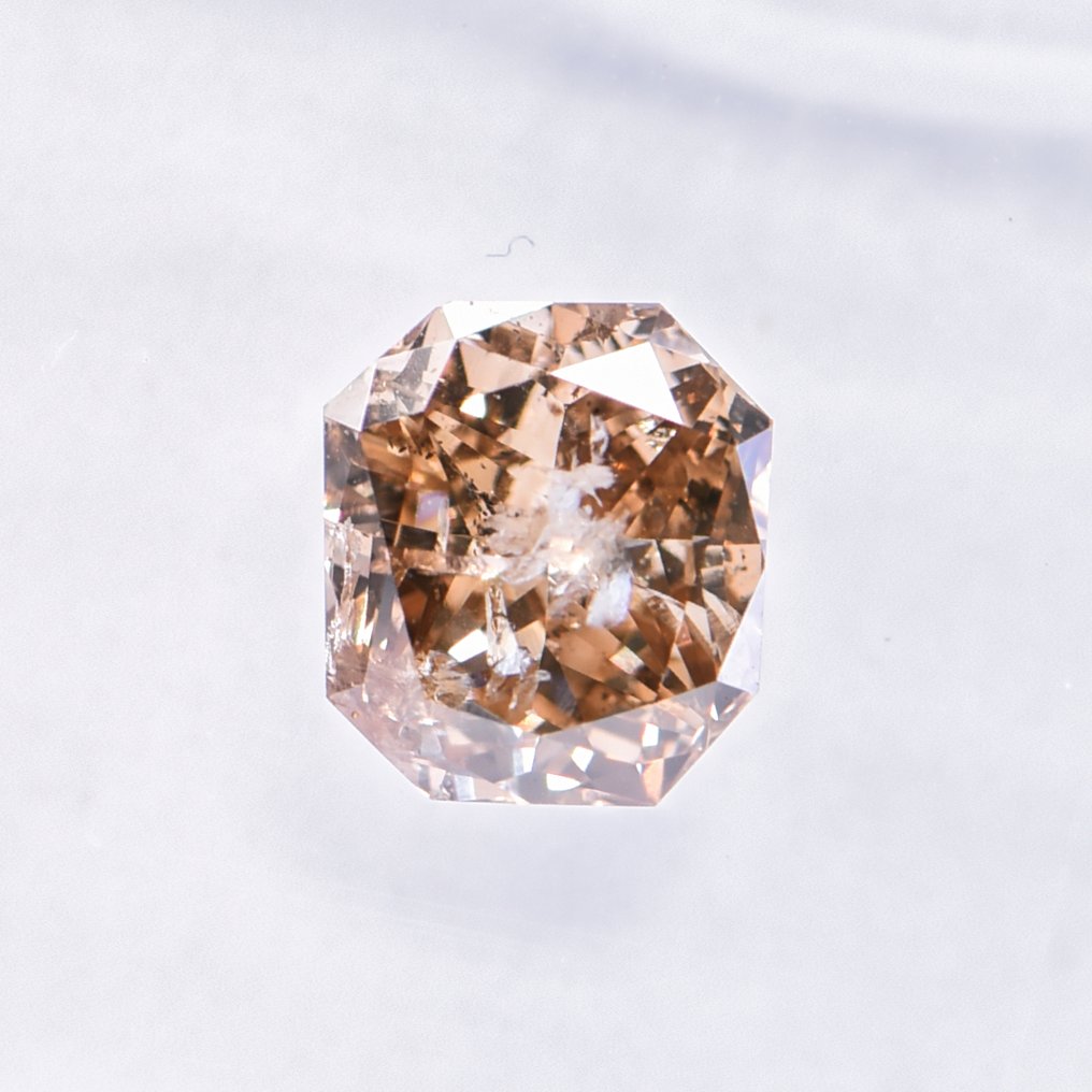 没有保留价 - 1 pcs 钻石 (天然色彩的) - 0.77 ct - 雷地恩型 - Fancy 稍帶黄色的 橙色 - I1 内含一级 - 国际宝石研究院(IGI) - VG #4.3