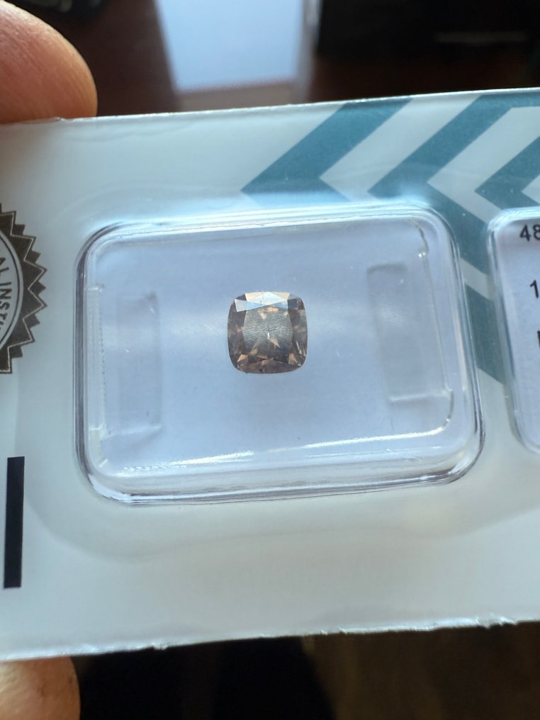 1 pcs 钻石  (天然色彩的)  - 1.04 ct - 枕形 - Fancy intense 似橙色 棕色 - VVS2 极轻微内含二级 - 国际宝石研究院（IGI） #3.2