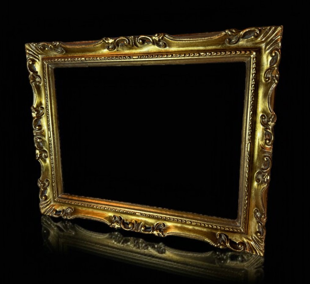 Κορνίζα- Μουσειακό A Volute - Κεσελλωτή - Χρυσό ξύλο. - Επιχρυσωμένο ξύλο #1.0