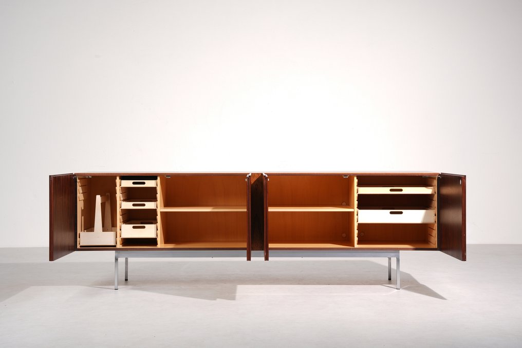 Behr - Dieter Waeckerlin - Astiakaappi - B40 - Puu #1.0