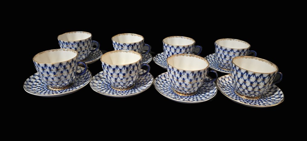 Lomonosov Imperial Porcelain Factory - A.Yatskevich - Kaffeeservice für 8 Personen (16) - Porzellan - Lomonosov 'Cobalt Net' #1.0
