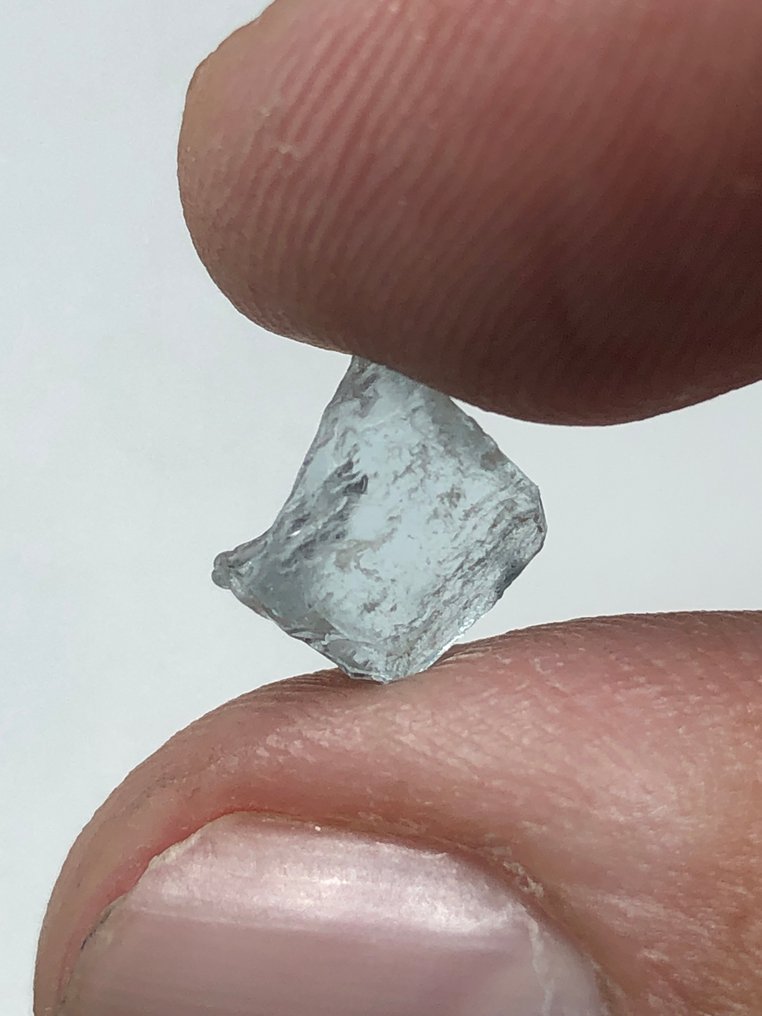 Natural Facet Rough Aquamarine Lot Rough - Height: 8 mm - Width: 6 mm- 19.99 g - (1) #4.3