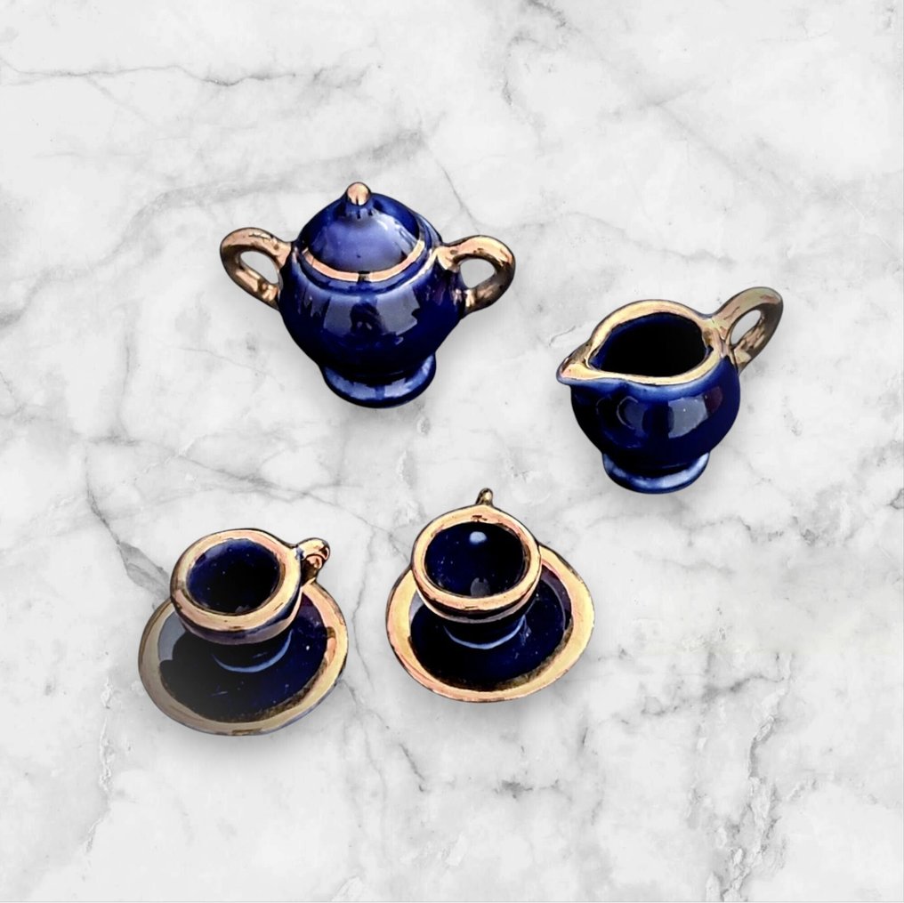 Collezione a tema - Collezione di 30 miniature in porcellana di Limoges blu cobalto e oro. - Limoges #3.2