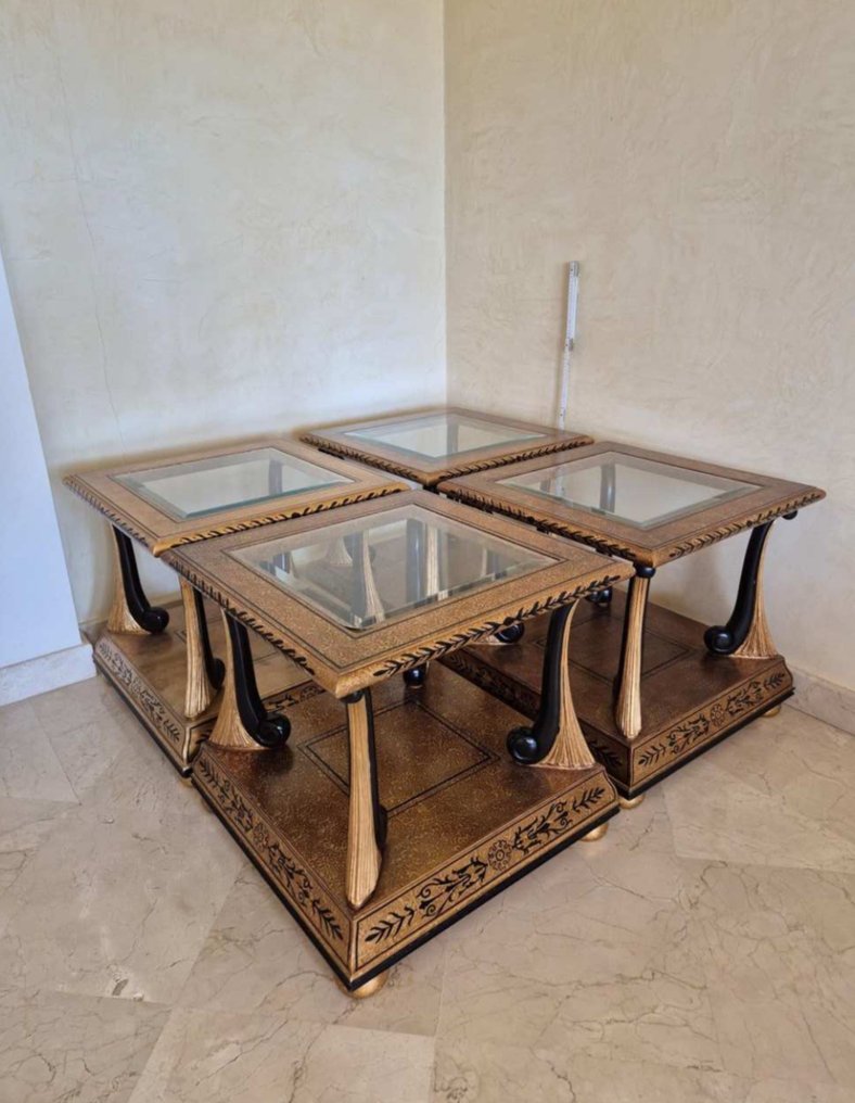 咖啡桌 (4) - 木, 玻璃 - 4 张新古典桌子 #1.0