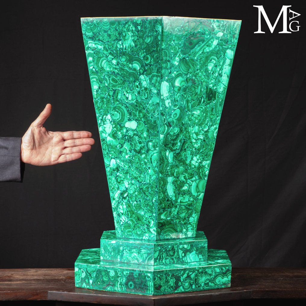 Monumental Vase in Natural Malachite – Imperial Style Lapidary Art - Height: 60 cm - Width: 40 cm- 16.17 kg #2.1