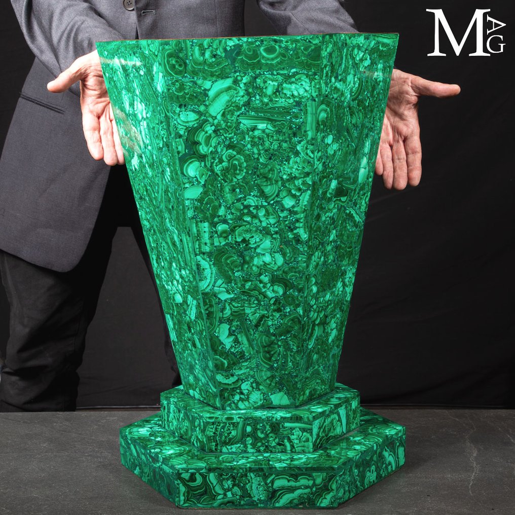 Monumental Vase in Natural Malachite – Imperial Style Lapidary Art - Height: 60 cm - Width: 40 cm- 16.17 kg #4.3